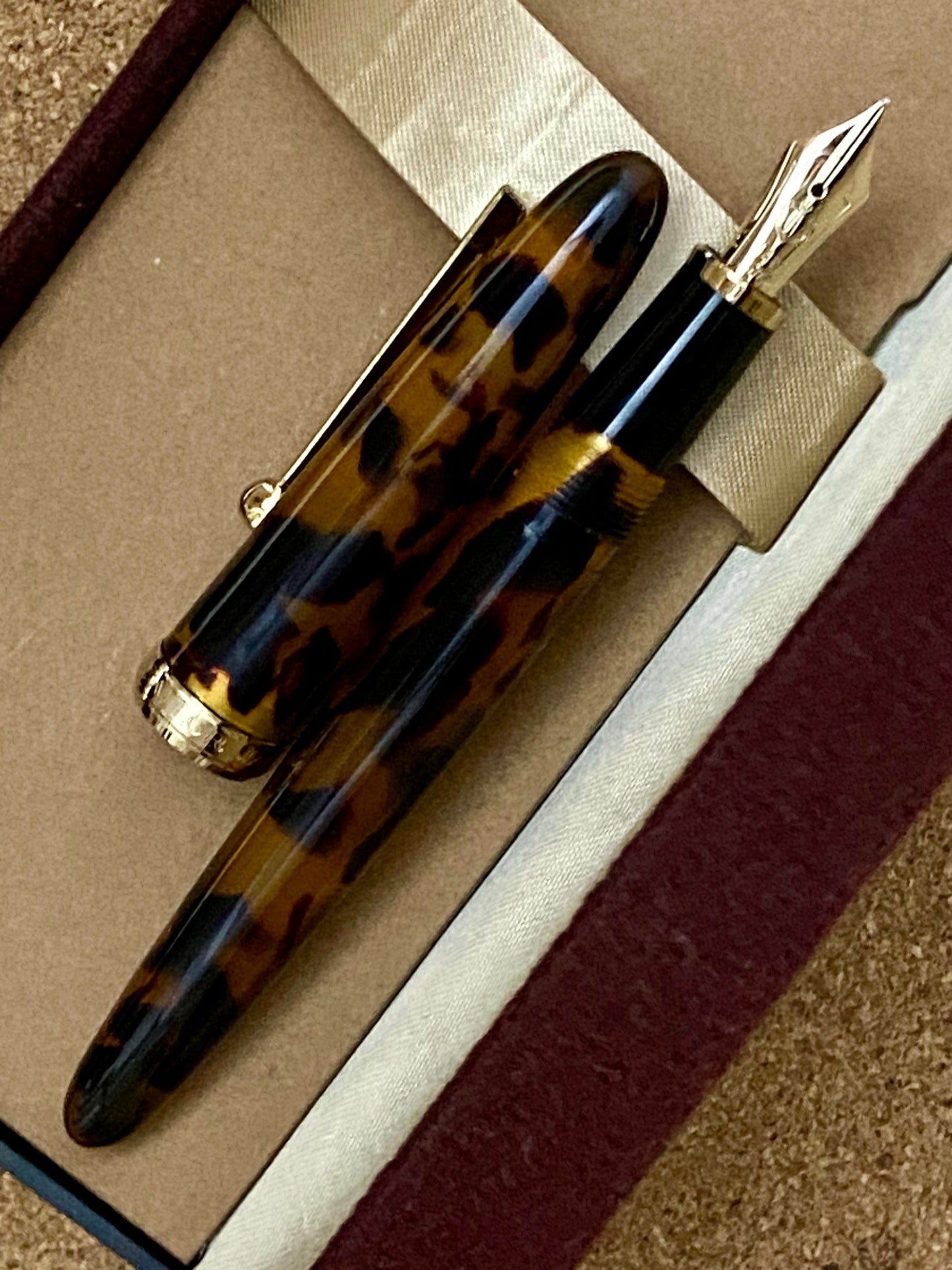 Sailor Magellan Tortoise Shell Fountain Pen